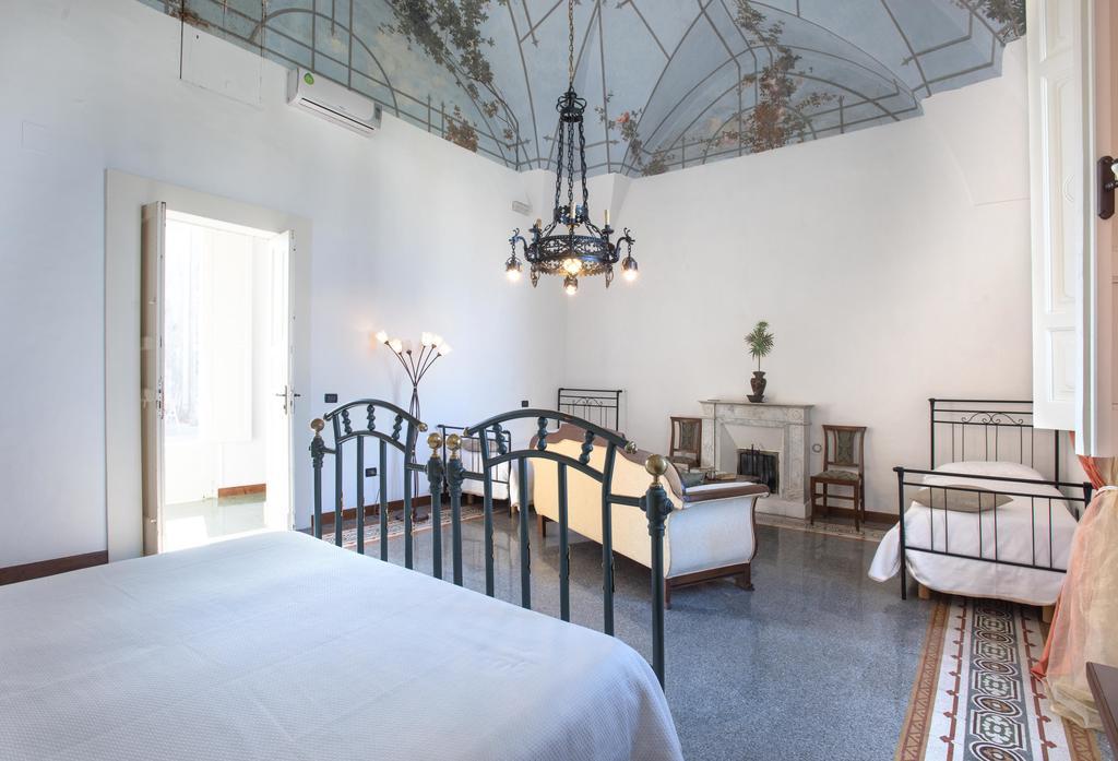 Palazzo Scarciglia - Dimora D'Epoca Bed and Breakfast Minervino di Lecce Exteriör bild