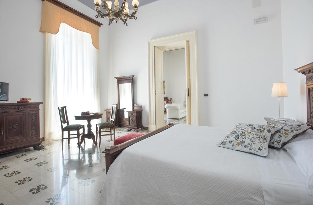 Palazzo Scarciglia - Dimora D'Epoca Bed and Breakfast Minervino di Lecce Exteriör bild