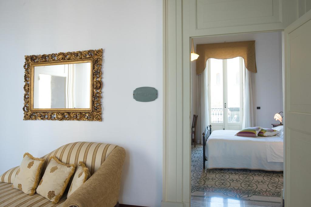 Palazzo Scarciglia - Dimora D'Epoca Bed and Breakfast Minervino di Lecce Exteriör bild
