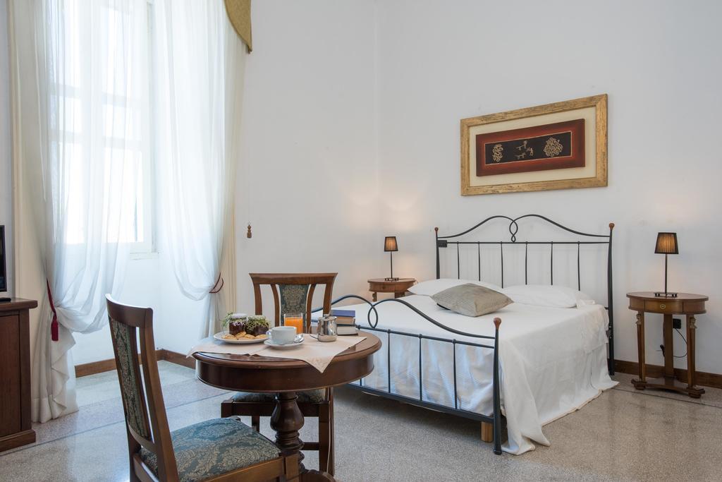 Palazzo Scarciglia - Dimora D'Epoca Bed and Breakfast Minervino di Lecce Exteriör bild