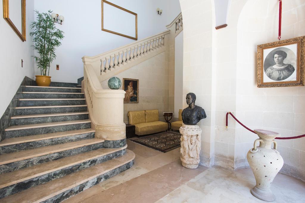 Palazzo Scarciglia - Dimora D'Epoca Bed and Breakfast Minervino di Lecce Exteriör bild