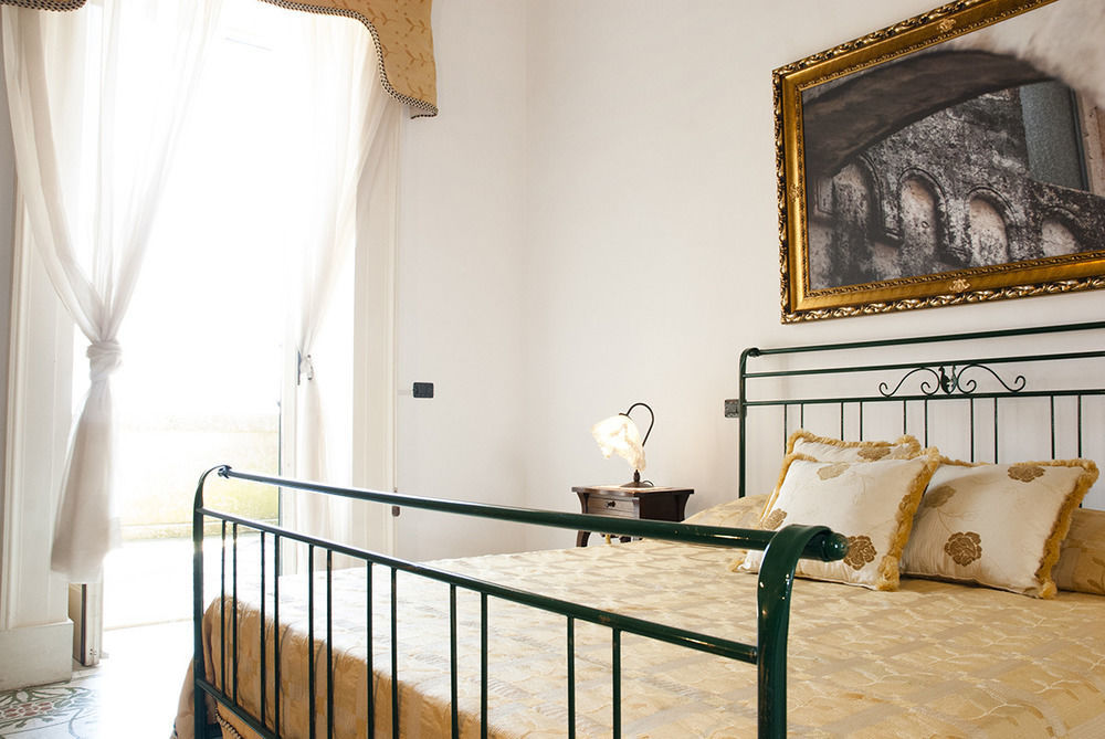 Palazzo Scarciglia - Dimora D'Epoca Bed and Breakfast Minervino di Lecce Exteriör bild