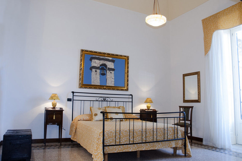 Palazzo Scarciglia - Dimora D'Epoca Bed and Breakfast Minervino di Lecce Exteriör bild