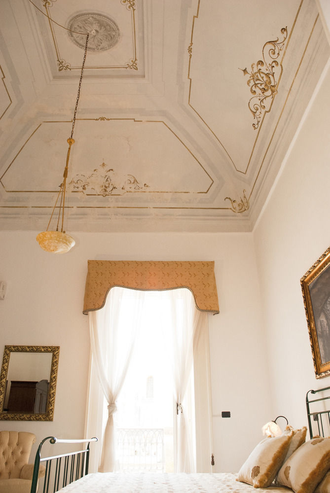 Palazzo Scarciglia - Dimora D'Epoca Bed and Breakfast Minervino di Lecce Exteriör bild