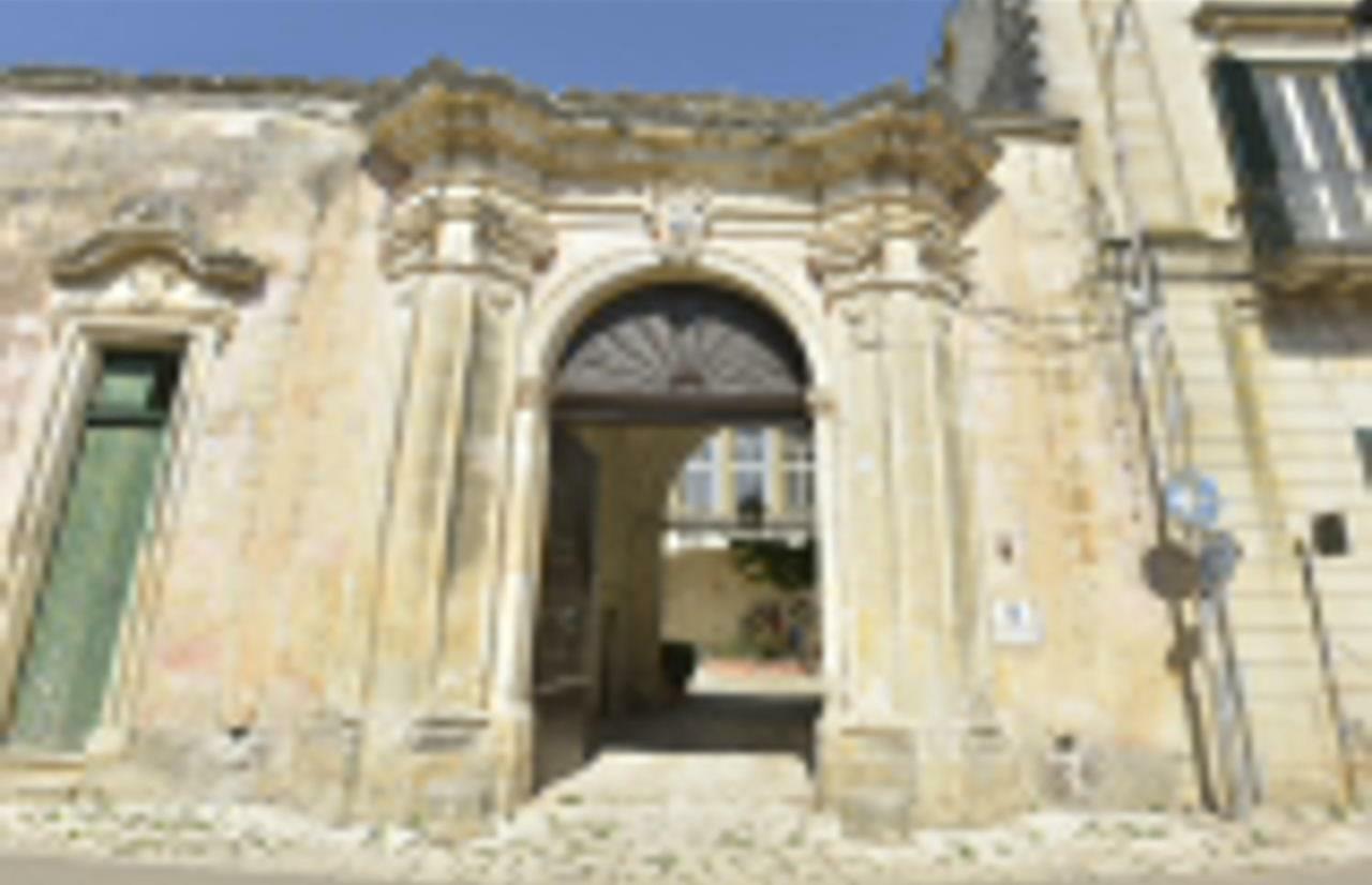 Palazzo Scarciglia - Dimora D'Epoca Bed and Breakfast Minervino di Lecce Exteriör bild
